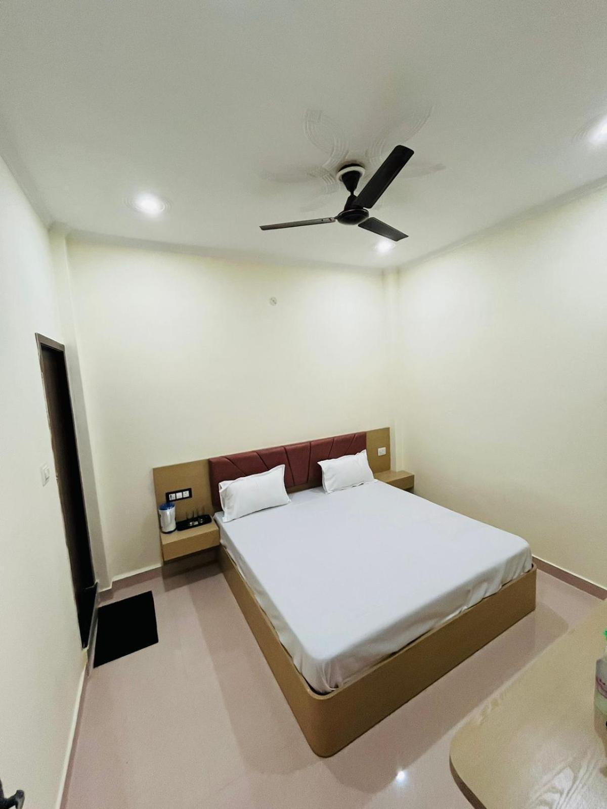 Guest house River View Paying *